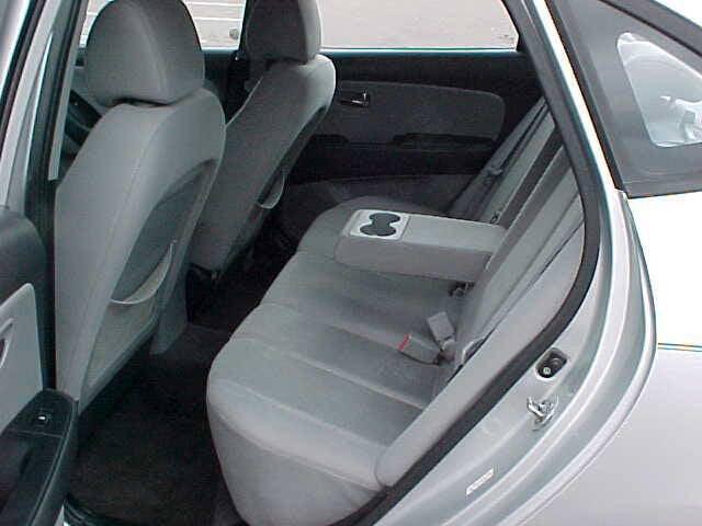 Photo of 2010 Silver Hyundai ELANTRA