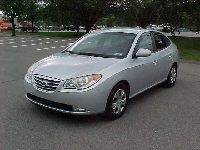 Photo of 2010 Silver Hyundai ELANTRA