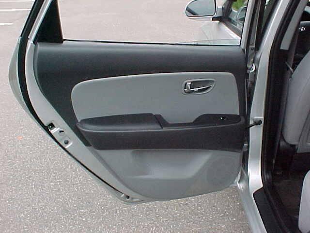 Photo of 2010 Silver Hyundai ELANTRA