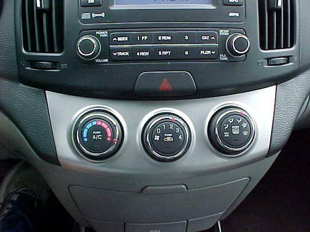 Photo of 2010 Silver Hyundai ELANTRA