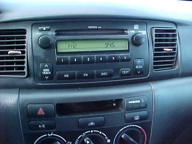 Photo of 2007 White Toyota Corolla