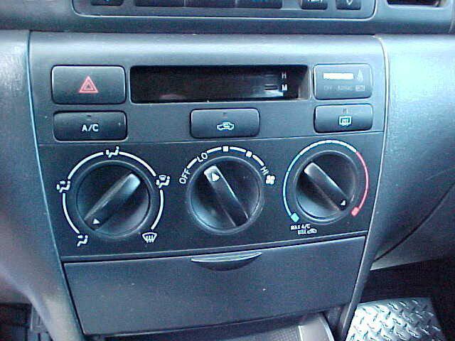 Photo of 2007 White Toyota Corolla