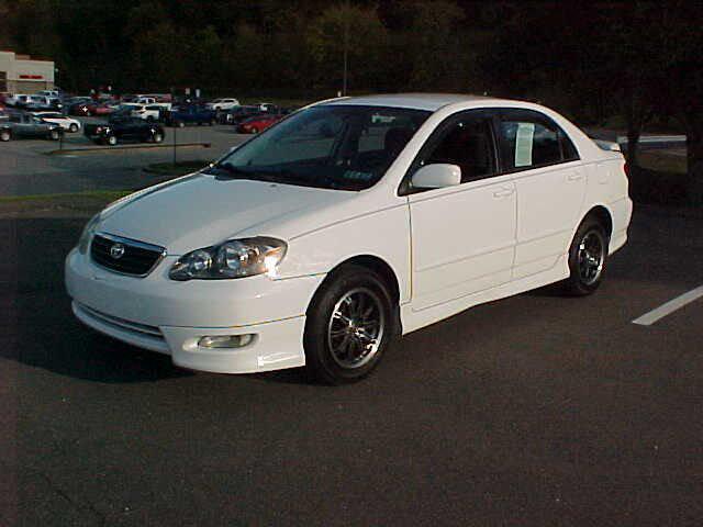 Photo of 2007 White Toyota Corolla