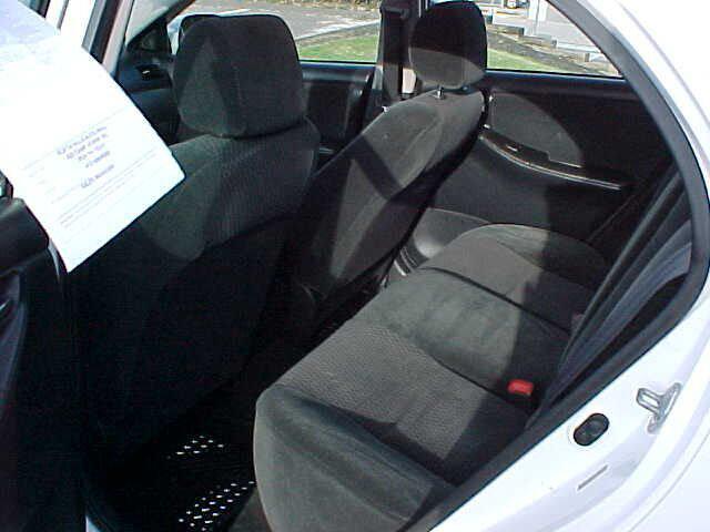 Photo of 2007 White Toyota Corolla