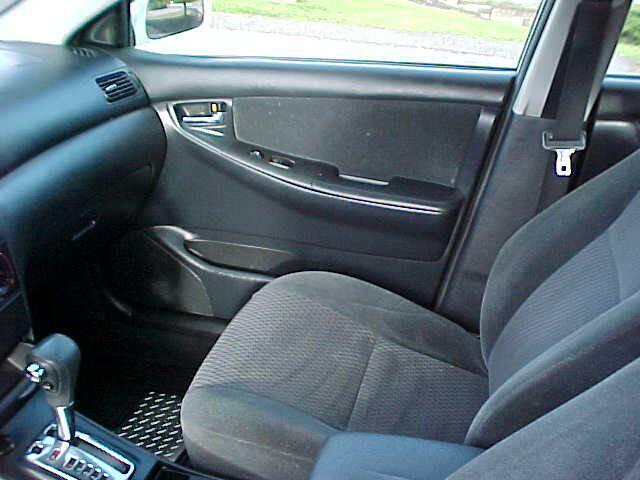 Photo of 2007 White Toyota Corolla