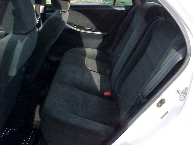 Photo of 2007 White Toyota Corolla