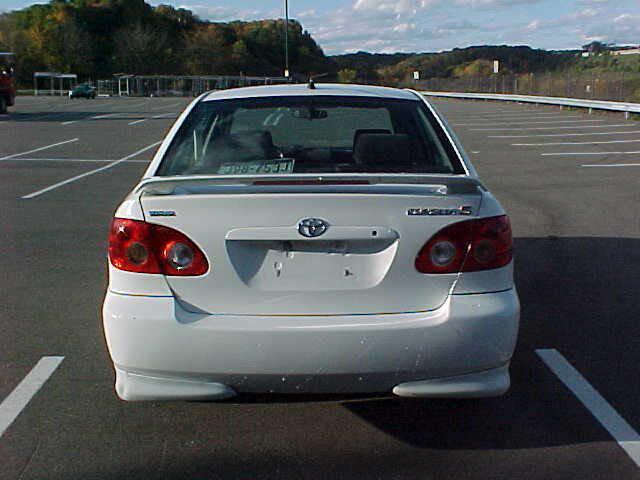 Photo of 2007 White Toyota Corolla
