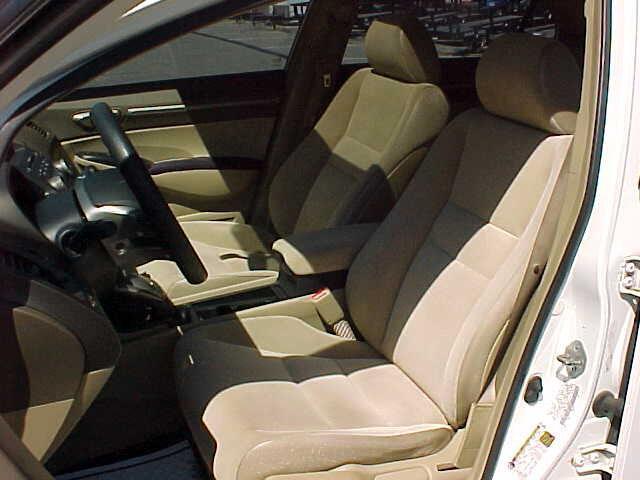 Photo of 2007 White Honda Civic