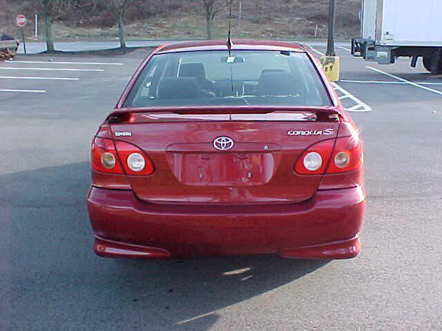 Photo of 2006 Burgundy Toyota Corolla