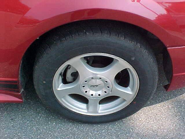 Photo of 2004 Burgundy Ford Mustang