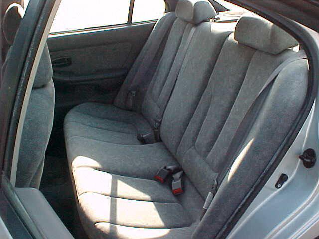 Photo of 2003 Silver Hyundai ELANTRA