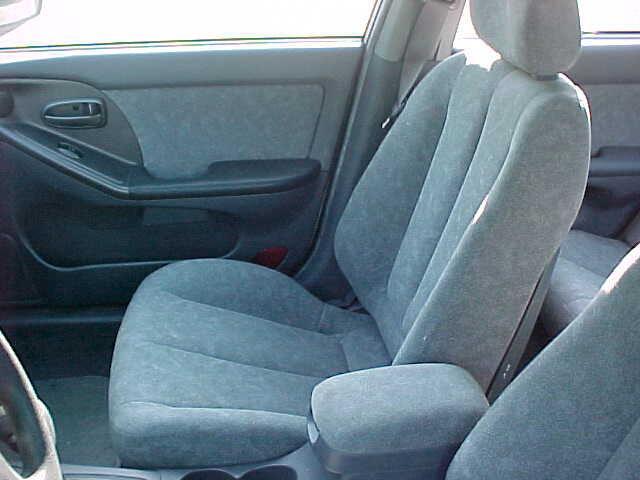 Photo of 2003 Silver Hyundai ELANTRA