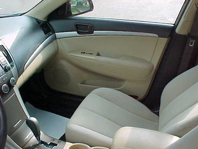 Photo of 2010 Burgundy Hyundai SONATA