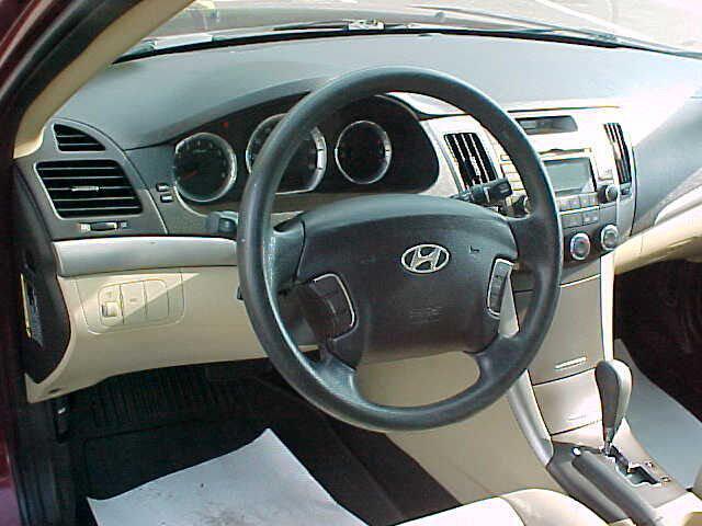 Photo of 2010 Burgundy Hyundai SONATA