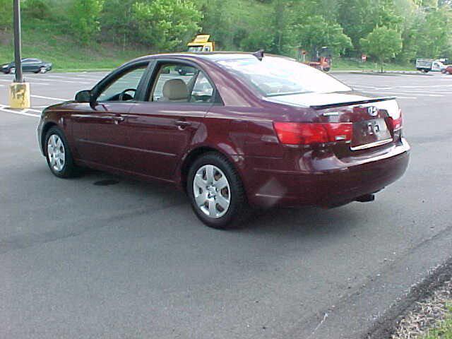 Photo of 2010 Burgundy Hyundai SONATA