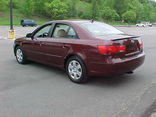 Photo of 2010 Burgundy Hyundai SONATA