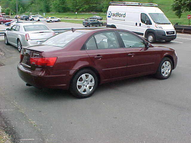 Photo of 2010 Burgundy Hyundai SONATA