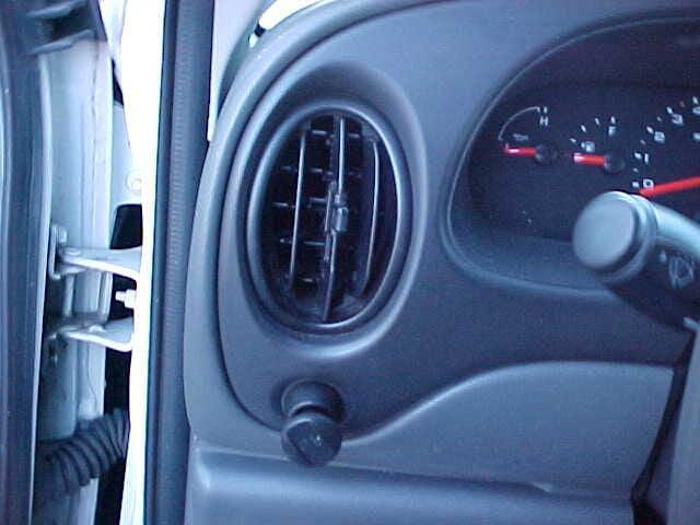Photo of 2008 White Ford E150