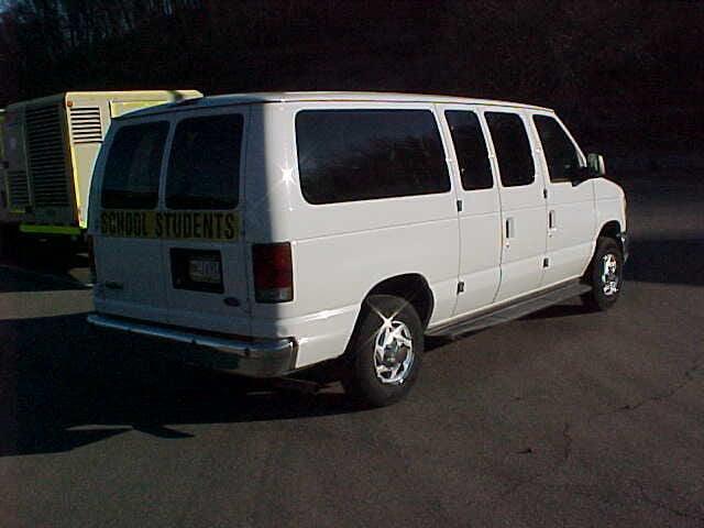 Photo of 2008 White Ford E150