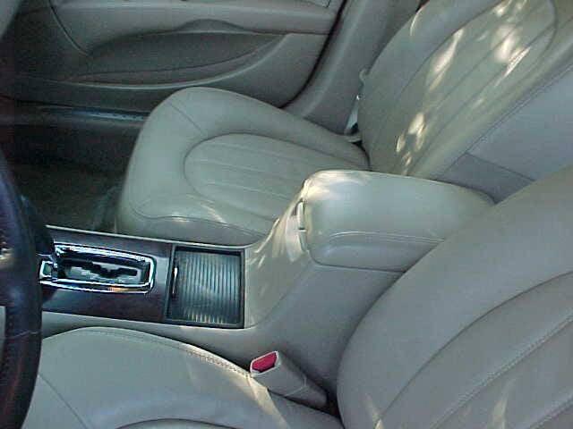 Photo of 2008 Burgundy Buick Lucerne