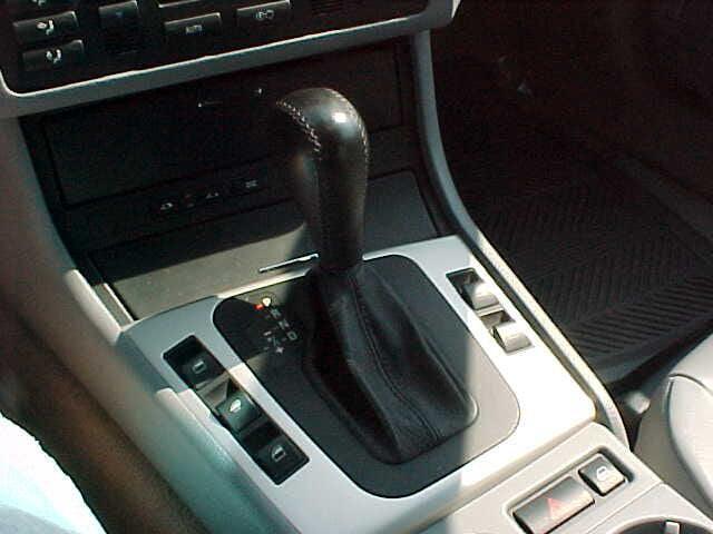 Photo of 2004 Blue BMW 330