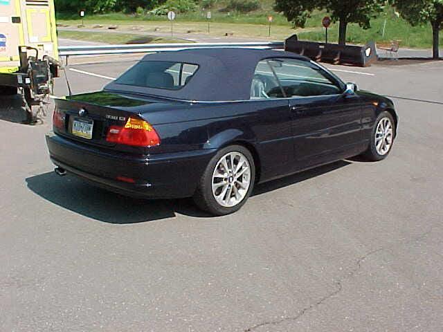 Photo of 2004 Blue BMW 330