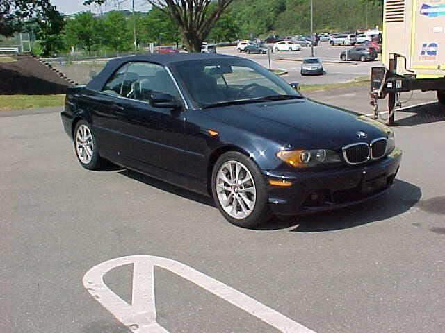 Photo of 2004 Blue BMW 330