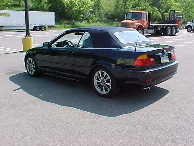 Photo of 2004 Blue BMW 330