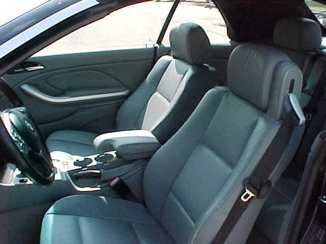 Photo of 2004 Blue BMW 330