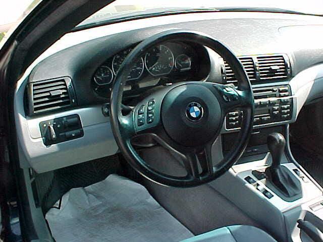 Photo of 2004 Blue BMW 330
