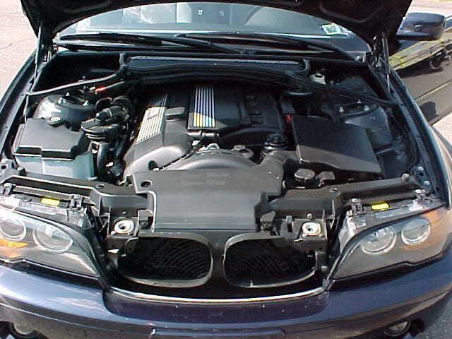 Photo of 2004 Blue BMW 330