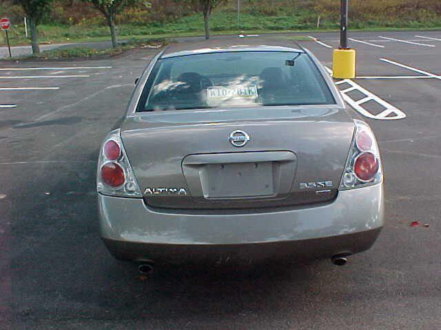 Photo of 2005 Brown Nissan Altima
