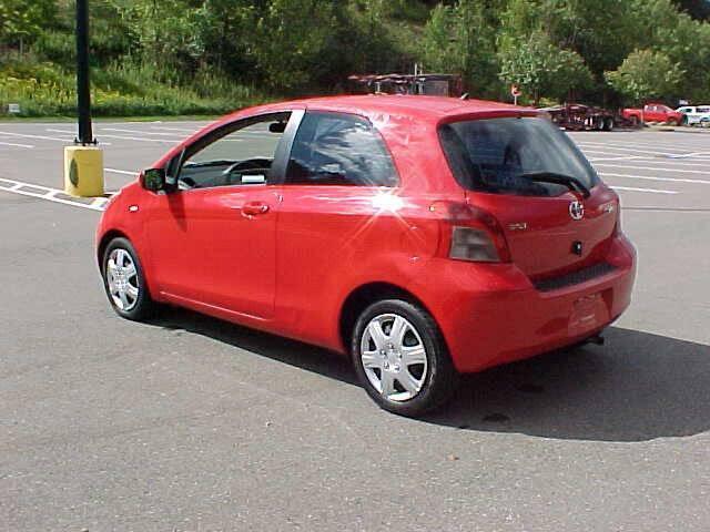Photo of 2007 Red Toyota Yaris