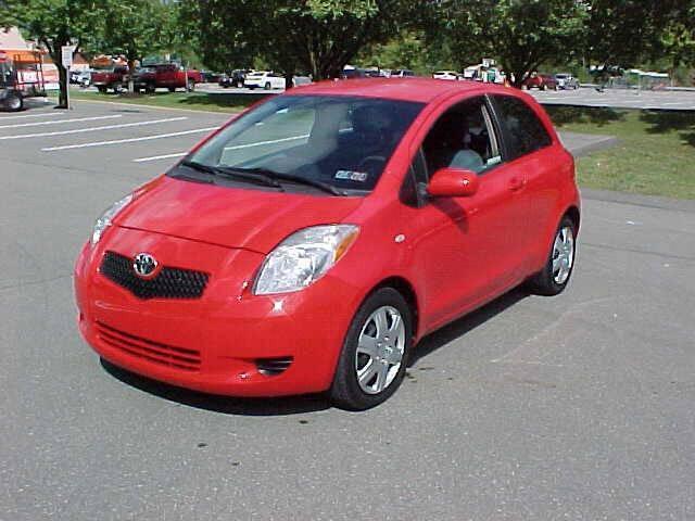 Photo of 2007 Red Toyota Yaris