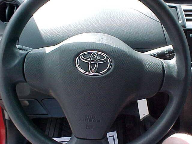 Photo of 2007 Red Toyota Yaris
