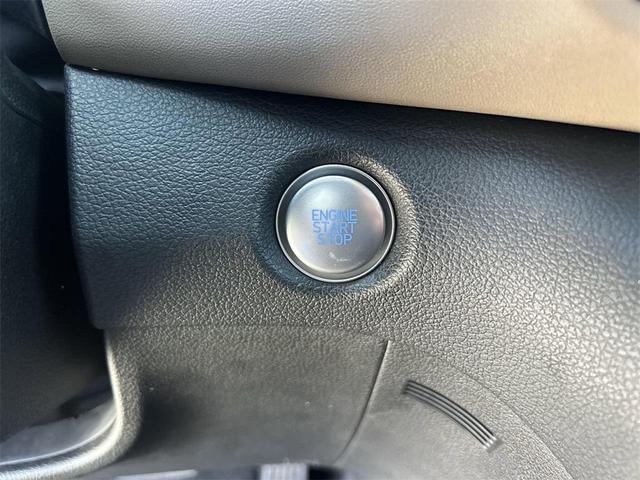 Photo of 2022 Quartz White Hyundai SANTA FE