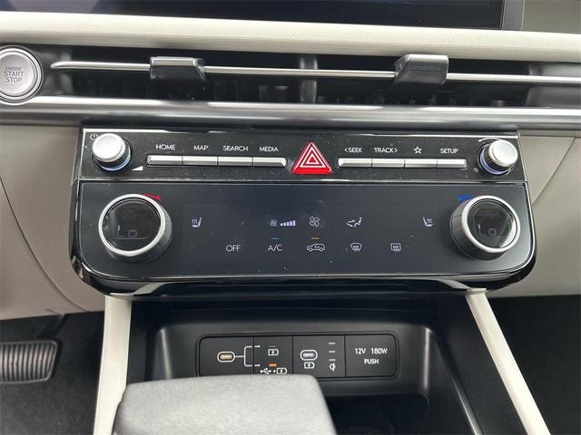 Photo of 2025 White Pearl Hyundai TUCSON