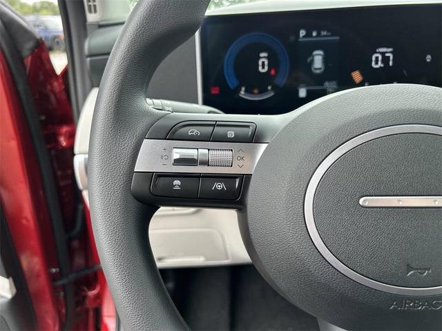 Photo of 2025 White Pearl Hyundai TUCSON