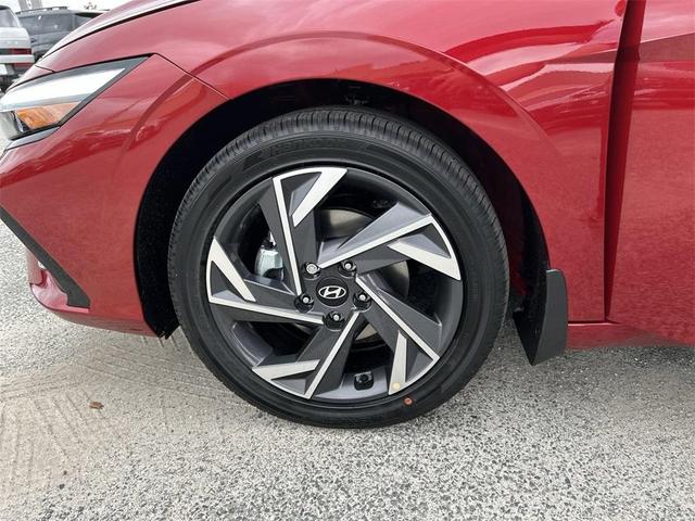 Photo of 2025 Red Hyundai ELANTRA