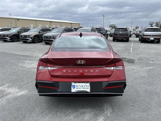 Photo of 2025 Red Hyundai ELANTRA