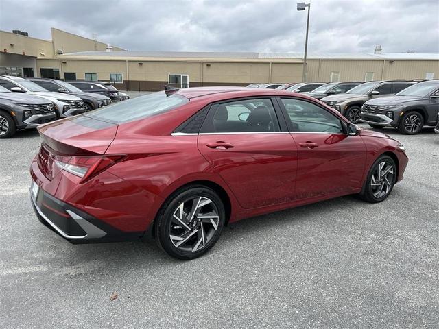 Photo of 2025 Red Hyundai ELANTRA
