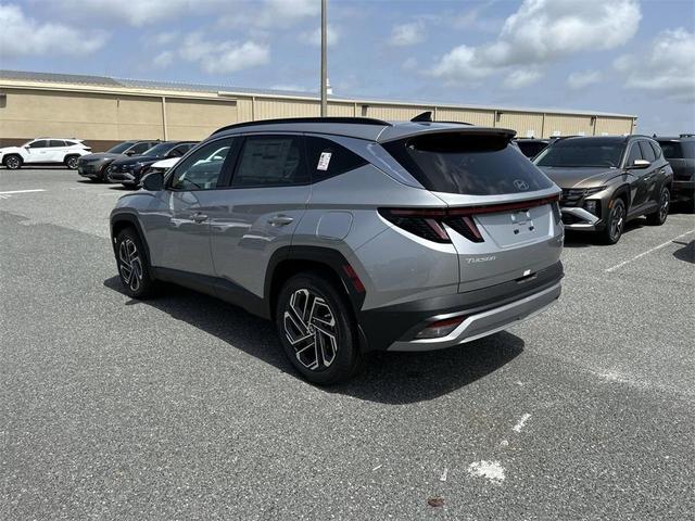 Photo of 2025 Shimmering Silver Hyundai TUCSON Hybrid