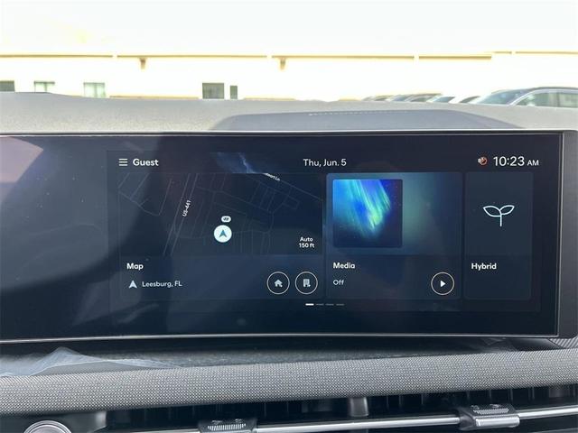 Photo of 2025 Shimmering Silver Hyundai TUCSON Hybrid