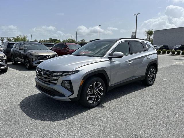 Photo of 2025 Shimmering Silver Hyundai TUCSON Hybrid