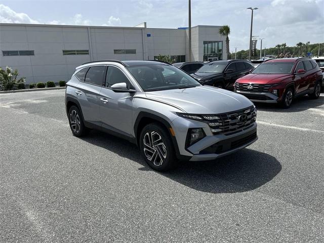 Photo of 2025 Shimmering Silver Hyundai TUCSON Hybrid