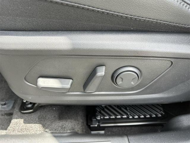 Photo of 2025 Shimmering Silver Hyundai TUCSON Hybrid