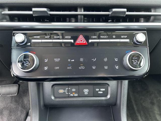 Photo of 2025 Shimmering Silver Hyundai TUCSON Hybrid