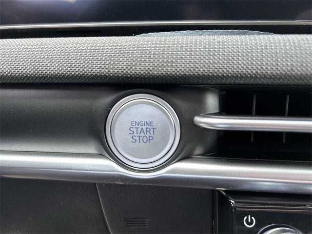 Photo of 2025 Shimmering Silver Hyundai TUCSON Hybrid