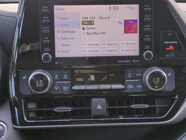 Photo of 2022 Magnetic Gray Metallic Toyota Highlander