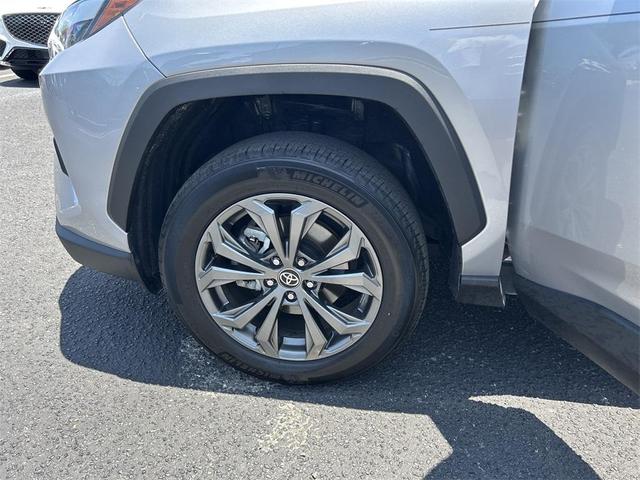 Photo of 2023 Silver Toyota RAV4 Hybrid